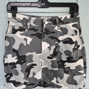 Kreamy Shades Of Gray Camo Mini Skirt Large Military Urban Y2K